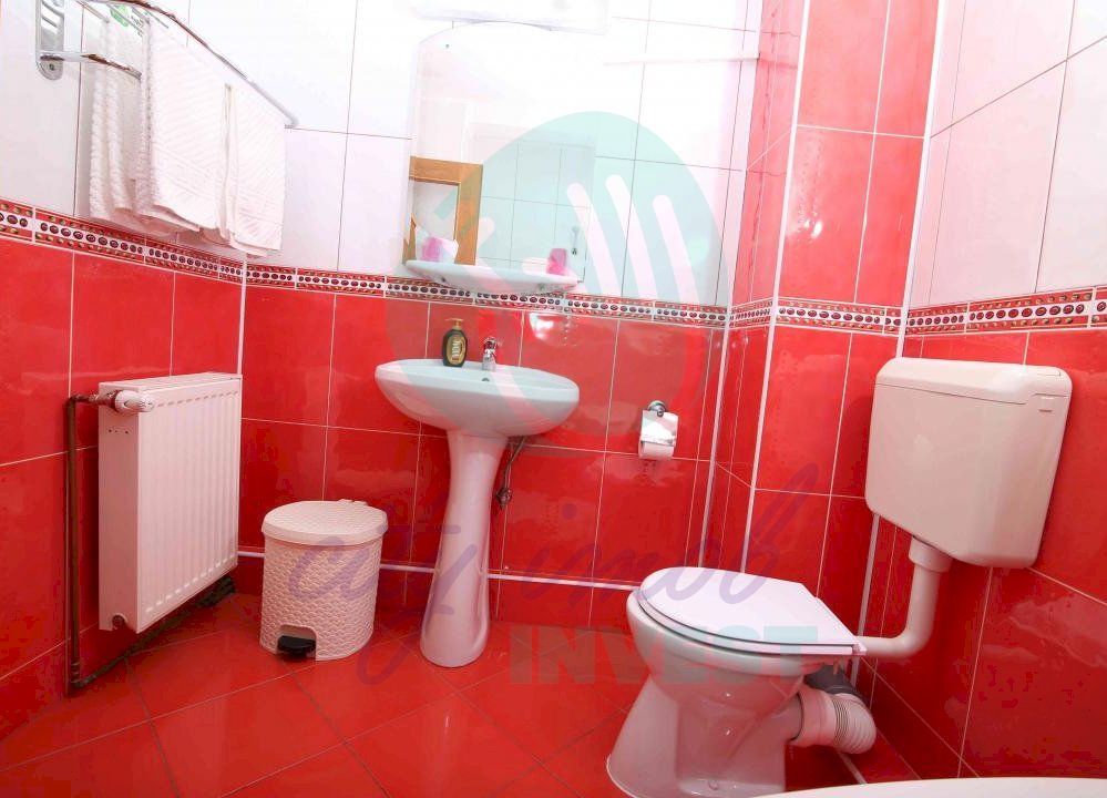 Vila cu 24 de camere cu priveliste superba ideal investitie in PREDEAL - Poză 4