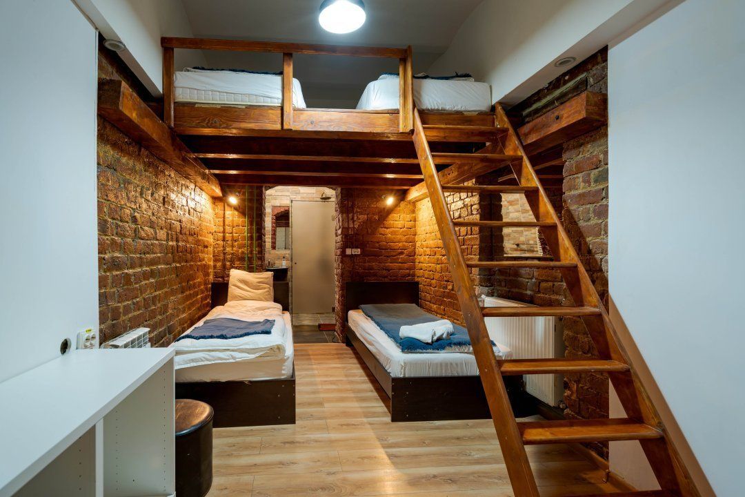 Ag BRASADAS vinde villa cu 20 camere Pta ROMANA. - Poză 4