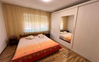 Casa de vanzare pretabila 2 familii, garaj, livada, comuna Pianu - Poză 2