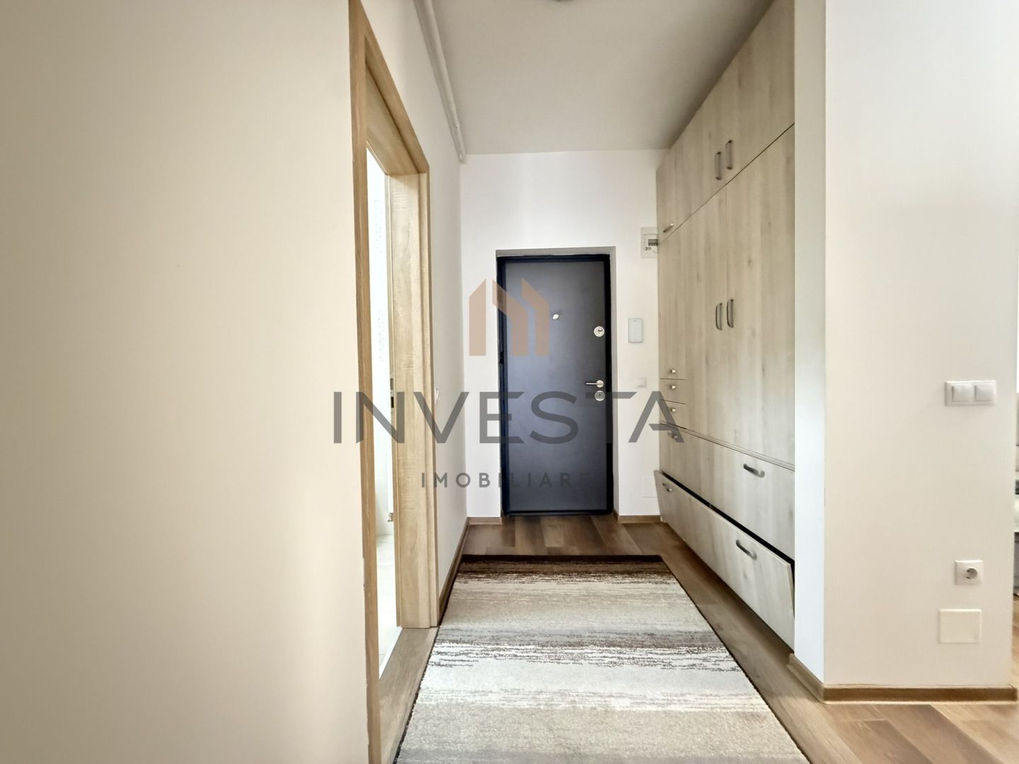 Apartament cu 2 camere de inchiriat cu parcare subterana, Europa - Poză 1
