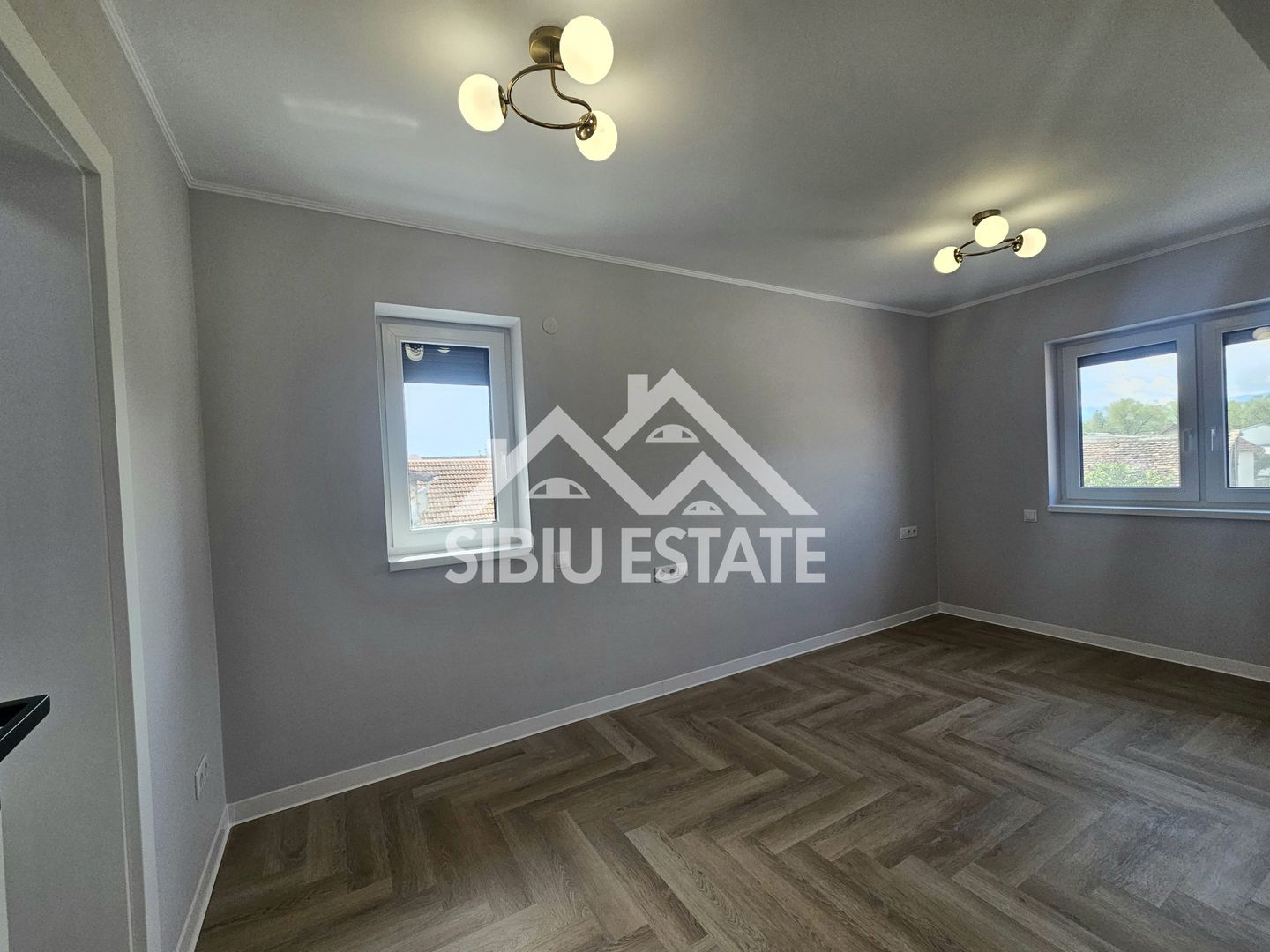 Casa gata de mutare,  finisata, curte mare amenajata Selimbar - Poză 12