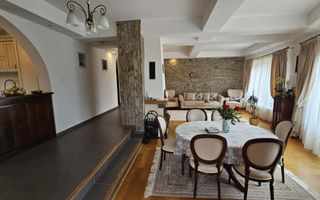Casă deosebită, cu 5 camere, cu teren de 1132 mp – Cisnădioara - Poză 2