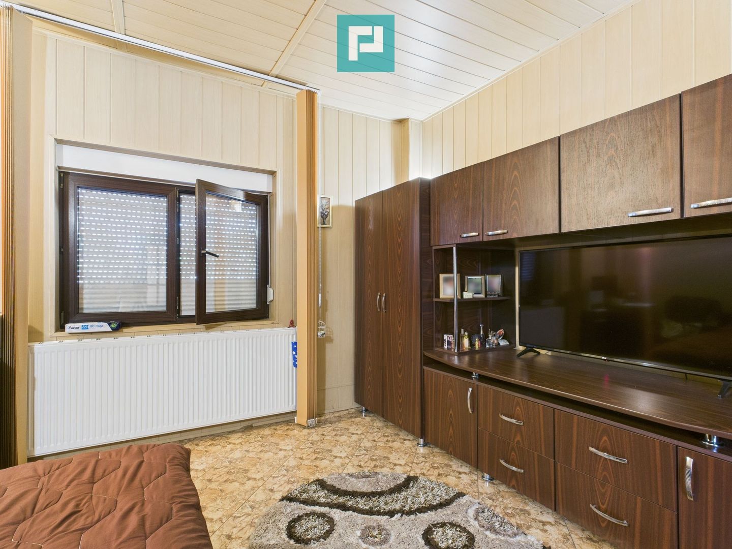 Casă și clădire de apartamente la Orțișoara - Poză 36