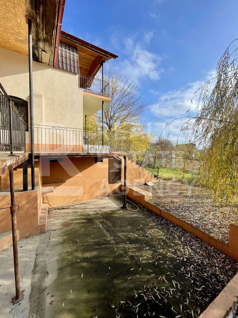 De vânzare – Clădire impresionantă, 11 camere, 9 dormitoare, Păcurari - Poză 8