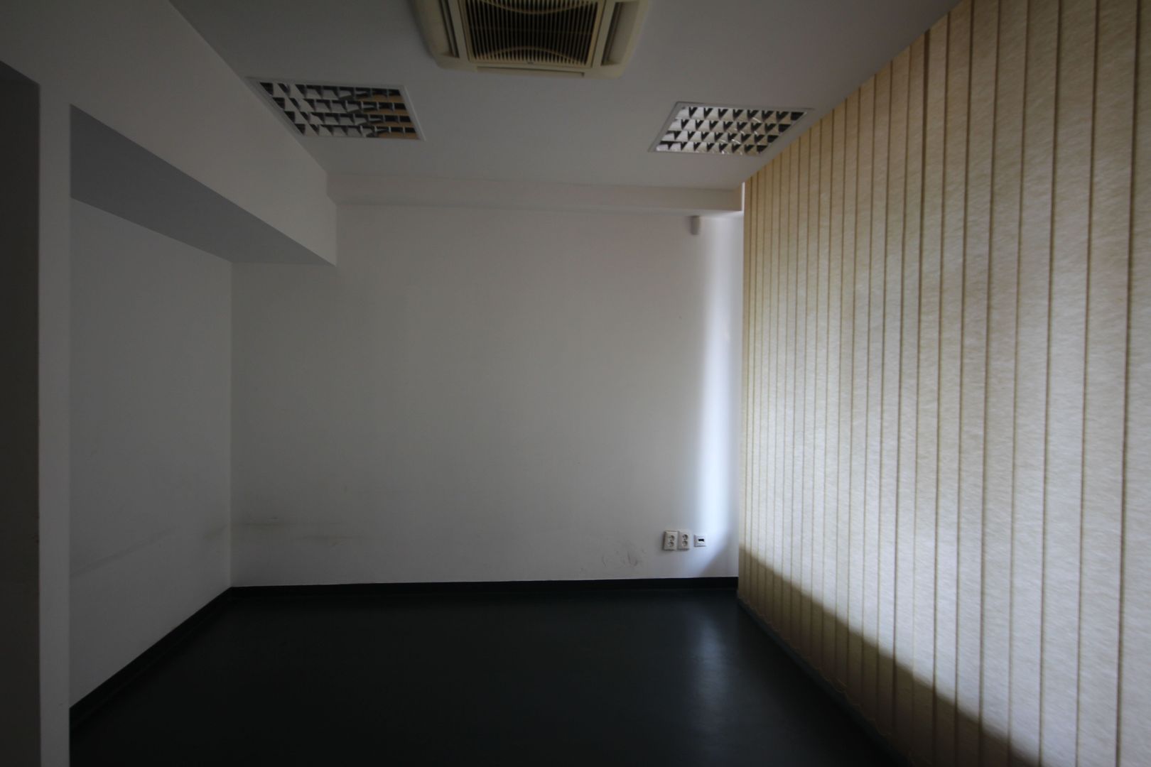 Cladire de birouri, SAD, parcare prorpie, clinica medicala - Poză 18