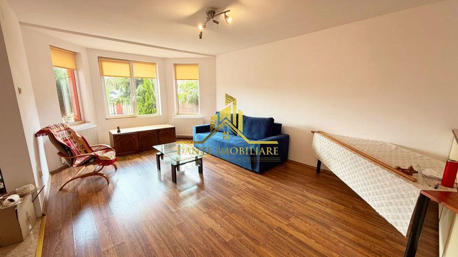 Casa, 4 camere, modern, parcare, curte, balcon, zona Semicentrala - Poză 1