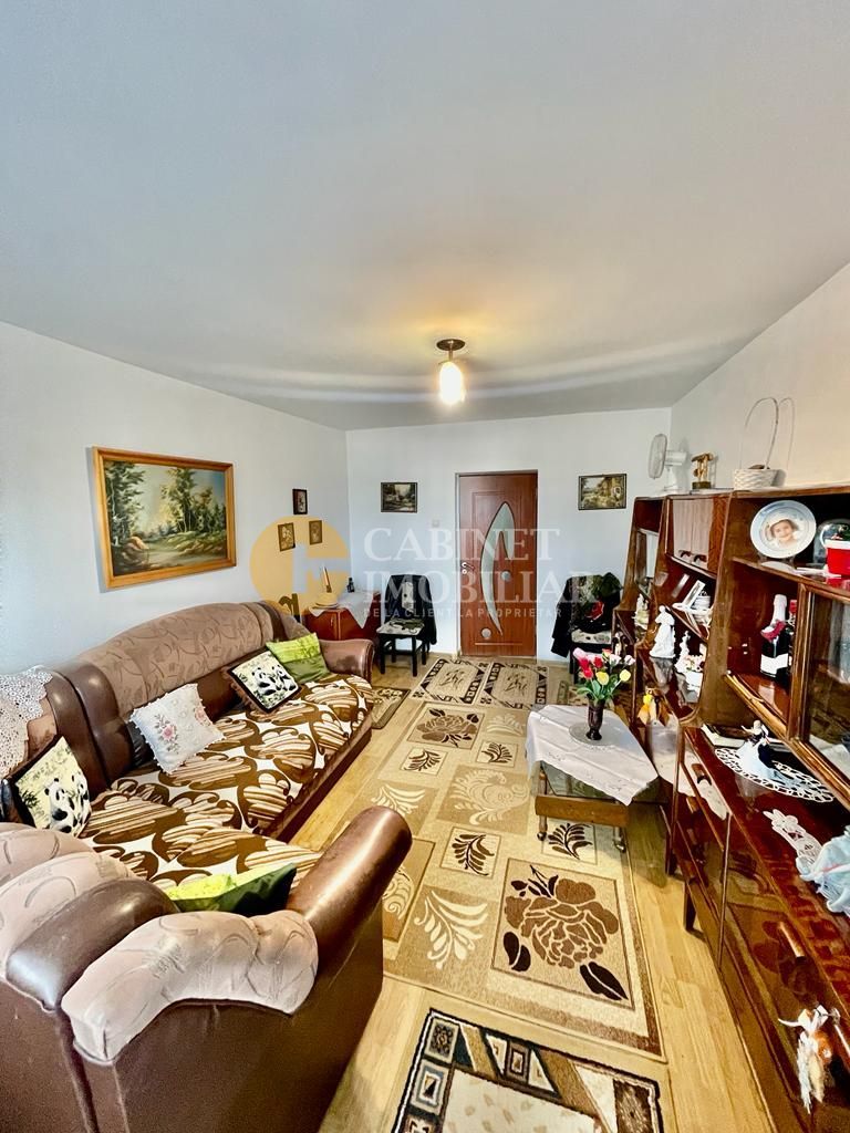 Nicolina 1 Apartament 2 Camere Decomandat  Etaj Intermediar - Poză 1