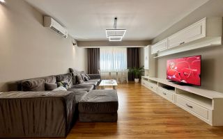 Vânzare apartament cu 3 camere - 130 m.p - în Zona CUG, Iași. - Poză 2