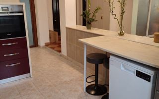 Proprietar vând vila P+E+M - Poză 9