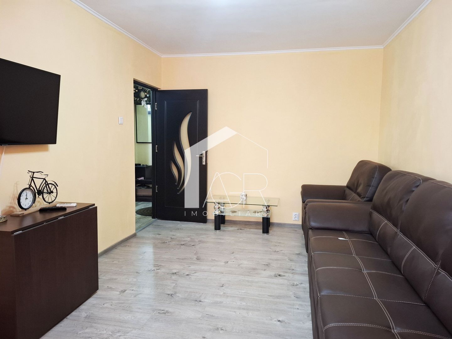 Apartament cu 2 camere, decomandat, zona Republicii - Poză 3