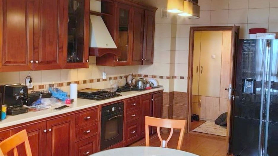 Apartament de vânzare - 4 camere, Strada Tecuci, Bloc Vega - Poză 1
