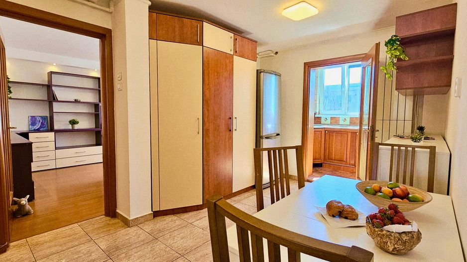 Apartament etaj intermediar, luminos, centrală proprie, fereastră la baie - Poză 10