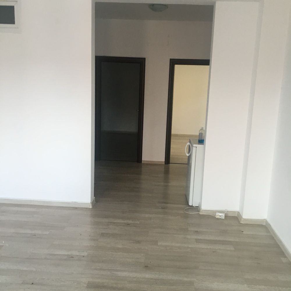 Închiriez apartament 3 camere nemobilat, Unirii, destinat birouri - Poză 3