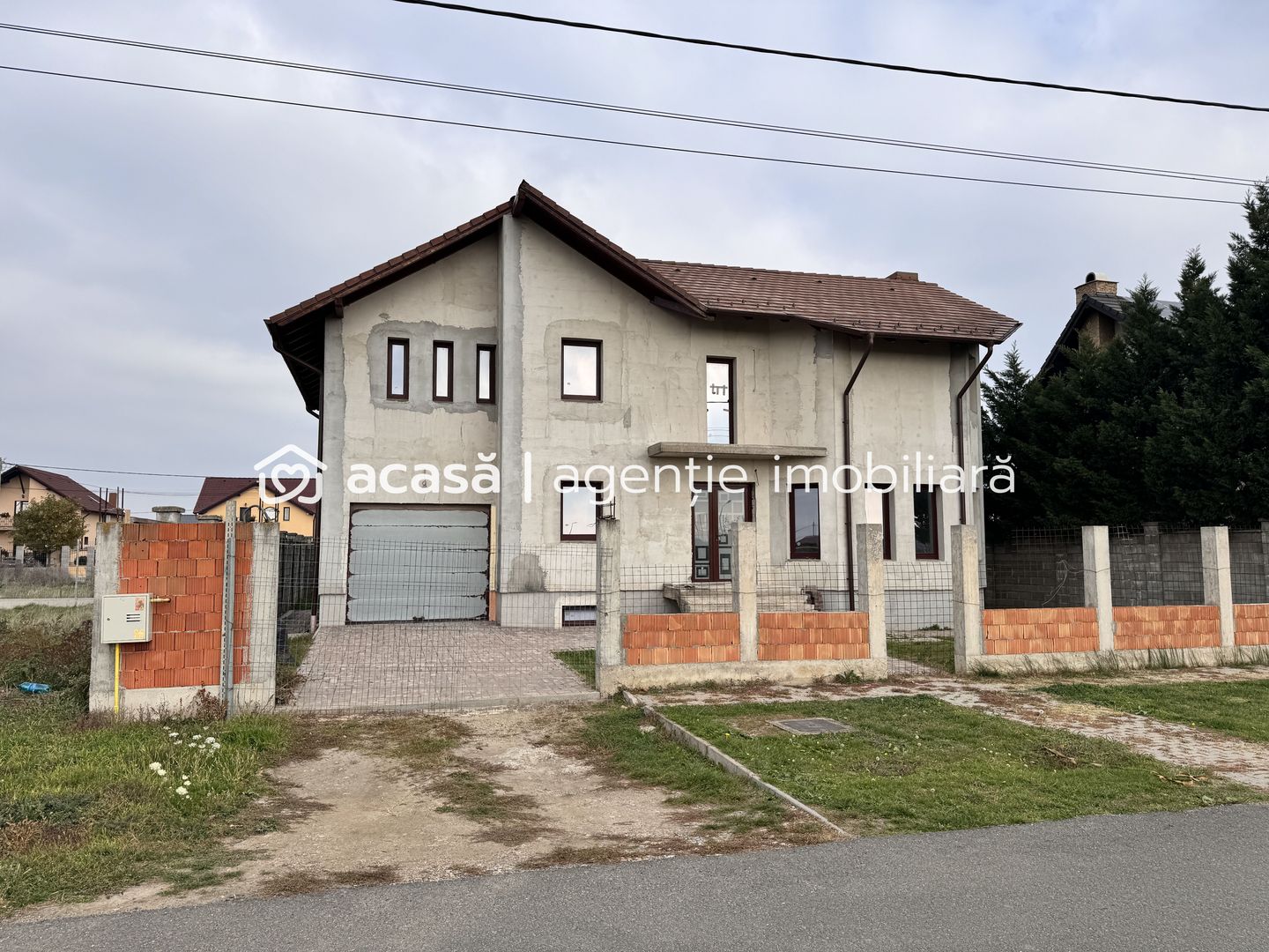 Vilă unică, gata să devină locuința ta de vis, în Livada. - Poză 2