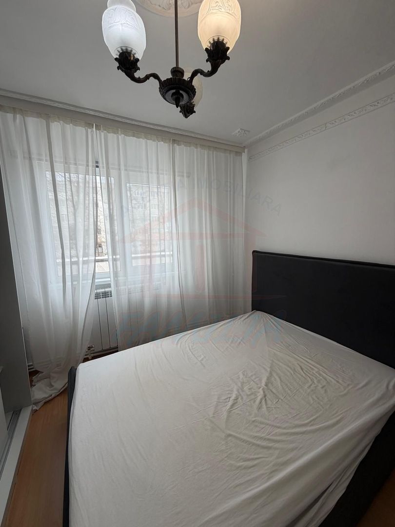 Vanzare apartament cu 4 camere in Micro 39b( k-uri), etaj 1, - Poză 6