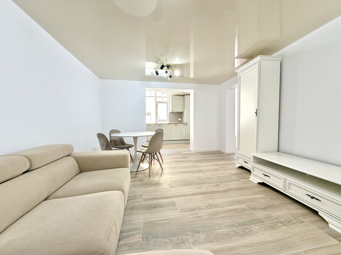 Casă premium de închiriat – Dumbrăvița - zona centrală - Poză 9