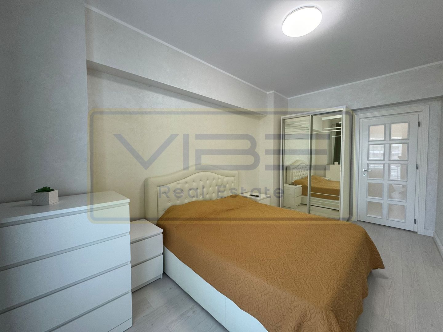 Apartament 2 camere Royal Town Copou - Poză 8