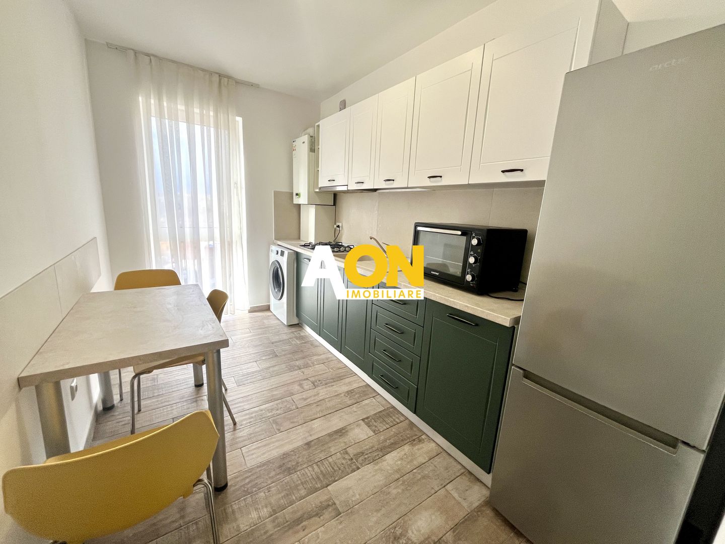 Apartament cu 2 Camere, Etaj 1, Bloc Nou,  Zona Centru - Poză 1