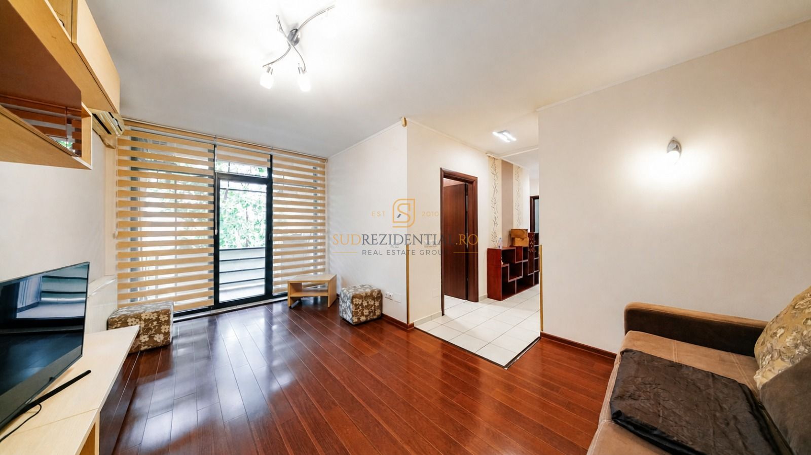 Apartament 3 camere, complet mobilat, decomandat, etaj intermediar - Poză 10
