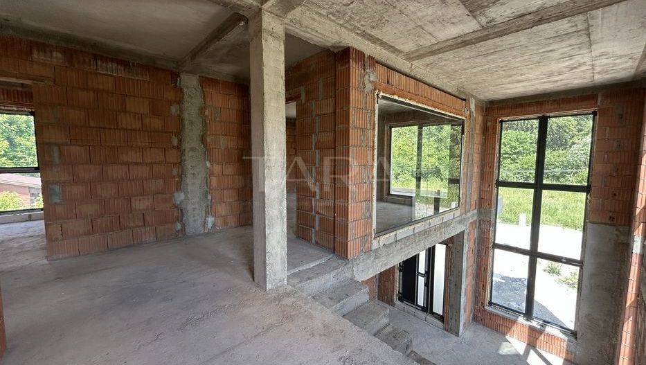 Casă cu arhitectura contemporana, terasă panoramică, zona verde. - Poză 3