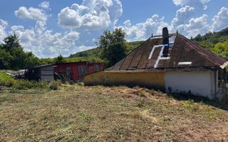 Casă bătrânească cu teren de 3.200 mp în Hertioana de Jos, jud.Bacău - Poză 20
