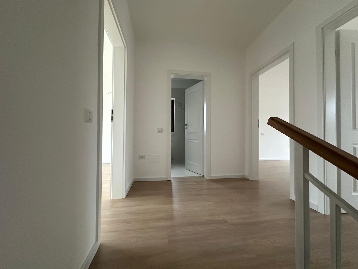 Vile Individuale Cuplate / Proiect Nou/ 20 Unitati Locative - Poză 15