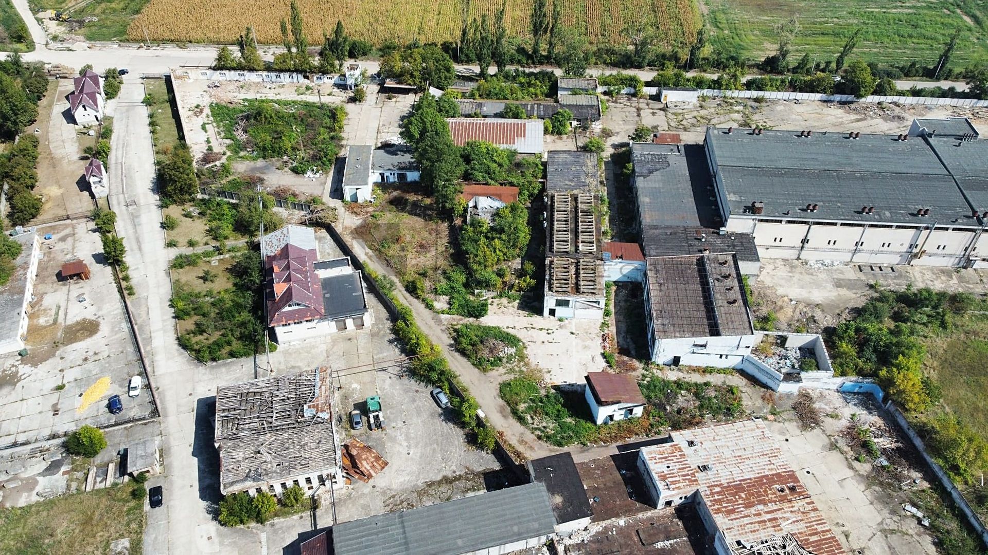 Complex industrial cu 4 hale și teren 15.568 mp in Salonta - Poză 6