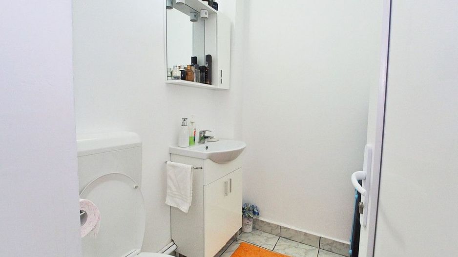 Inchiriere apartament 3 camere, modern, spatios, Teilor - Poză 7