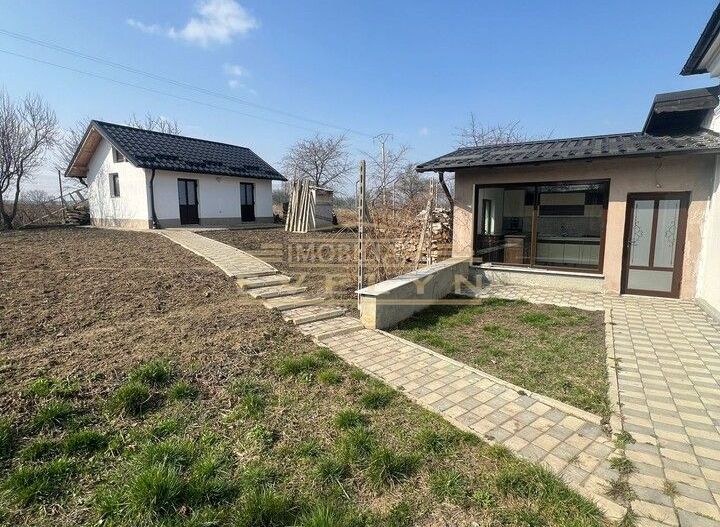 Casa de vanzare in Cristesti la strada principala, renovata complet !! - Poză 1