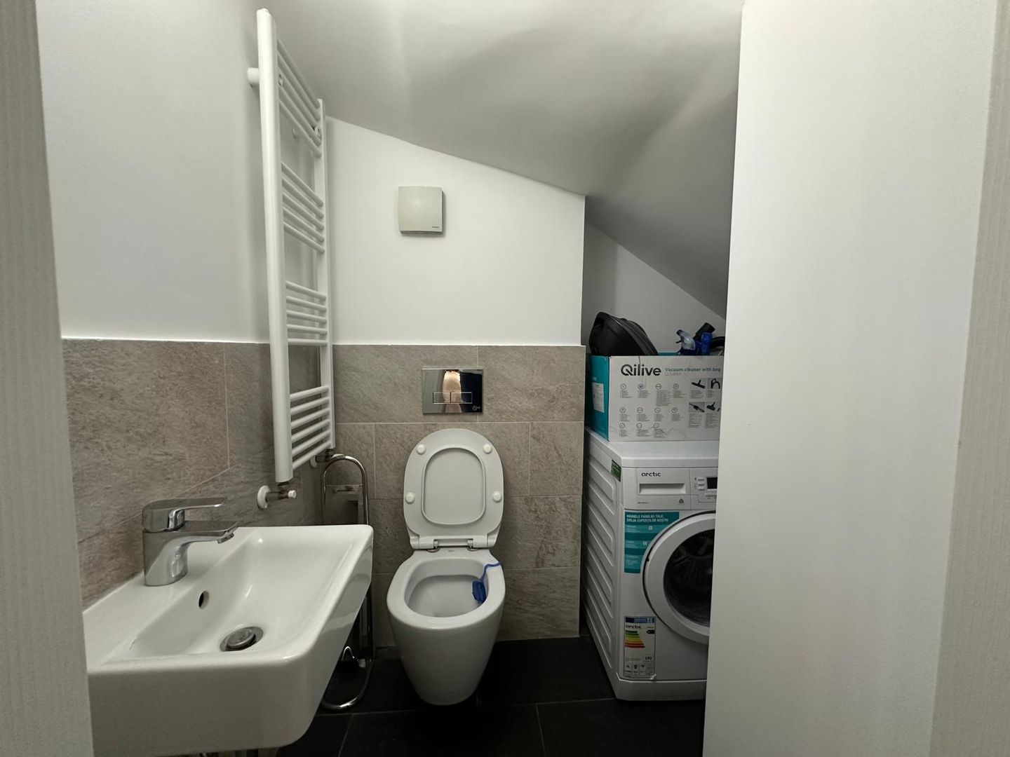 Prelungirea Ghencea – Casă spațioasă, mobilată și utilată, în complex - Poză 12