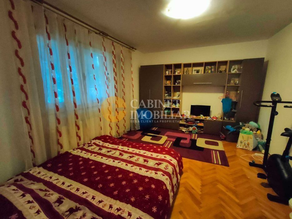 Dispecer Tatarasi - etaj 1 - 4 camere Decomandat - Poză 4