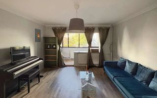 Apartament renovat cu CENTRALA PROPRIE - Poză 1
