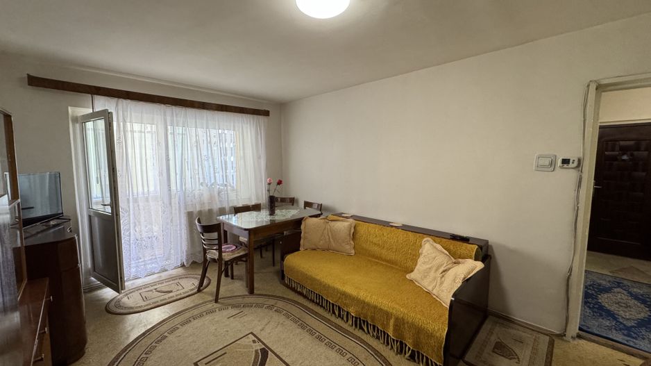 Apartament decomandat cu 3 camere in Centrul Civic, strada Mihai Viteazul - Poză 2