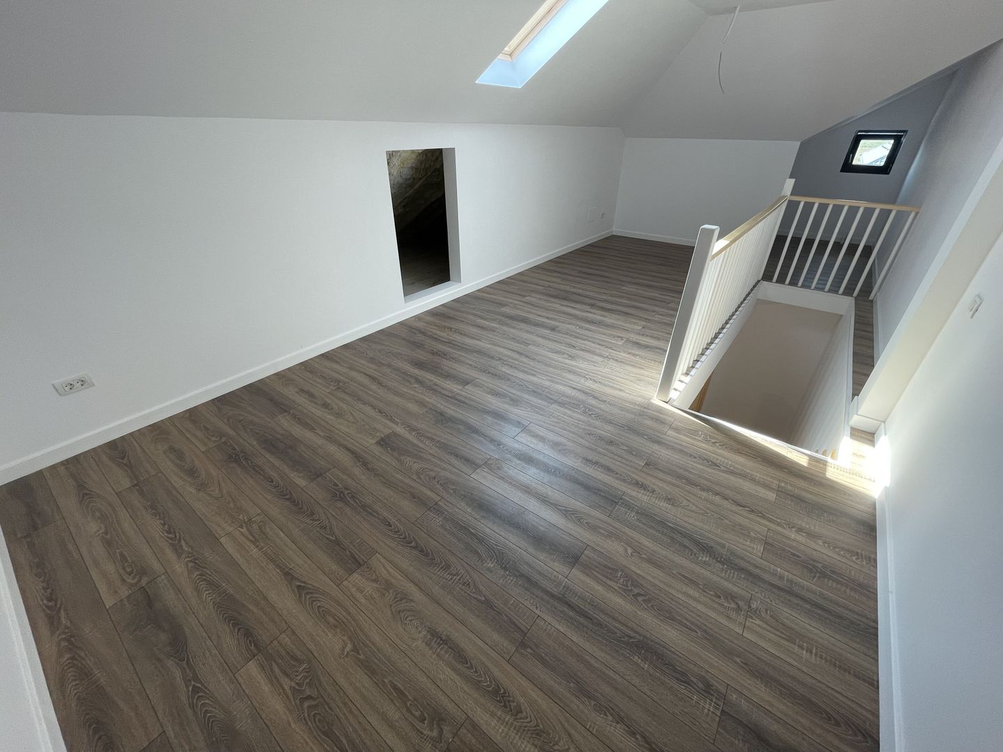 ULTIMELE vile Otopeni P+1+M, 160mp, MANSARDA, Utilitati 0% comision - Poză 12