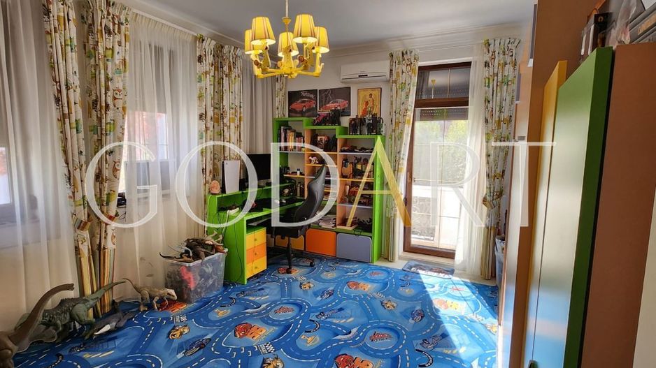 Resedinta exclusivista | Curte generoasa | Erou Iancu Nicolae - Poză 26