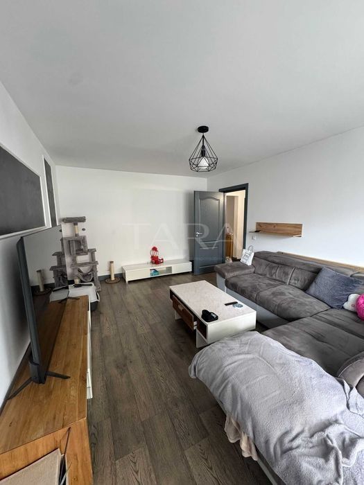 Apartament cu 4 camere de vânzare, cartier Mărăști. - Poză 1