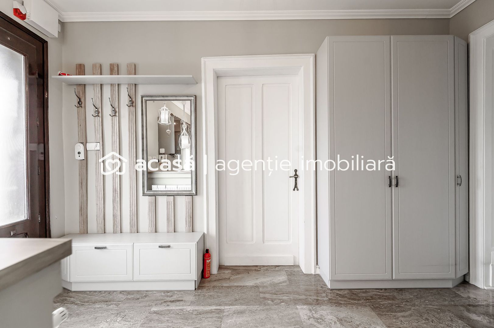 Apartament cu 3 camere ultracentral cu garaj - Poză 7