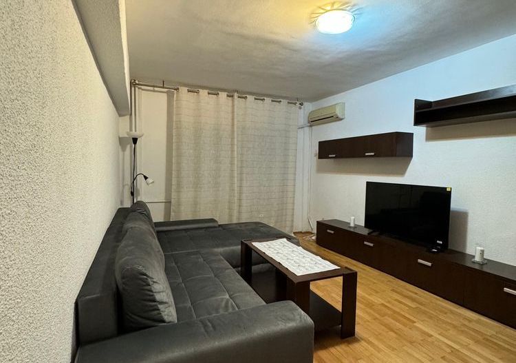Apartament spațios 3 camere, mobilat complet, 2 bai, 3 balcoane, Bld. Unirii - Poză 1