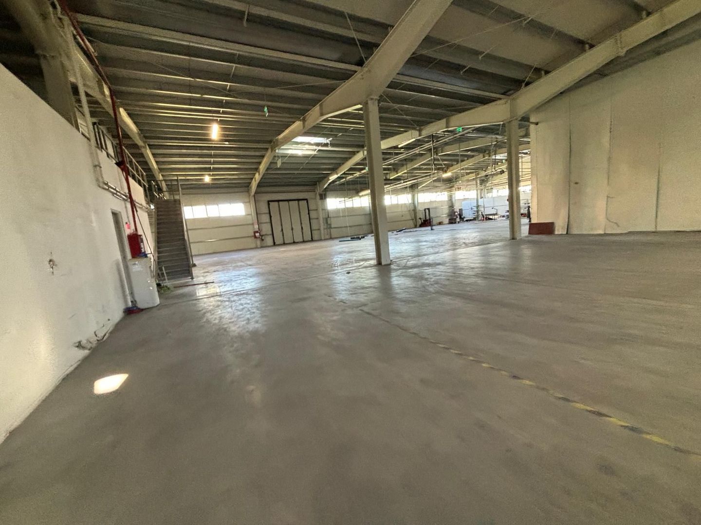 Hala 5000 mp dotata pentru productie si depozitare ISU categoria D - Poză 31