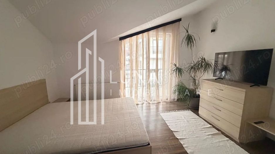 Casă înșiruită de închiriat | Tractorul | Grădină & Parcare privată - Poză 1