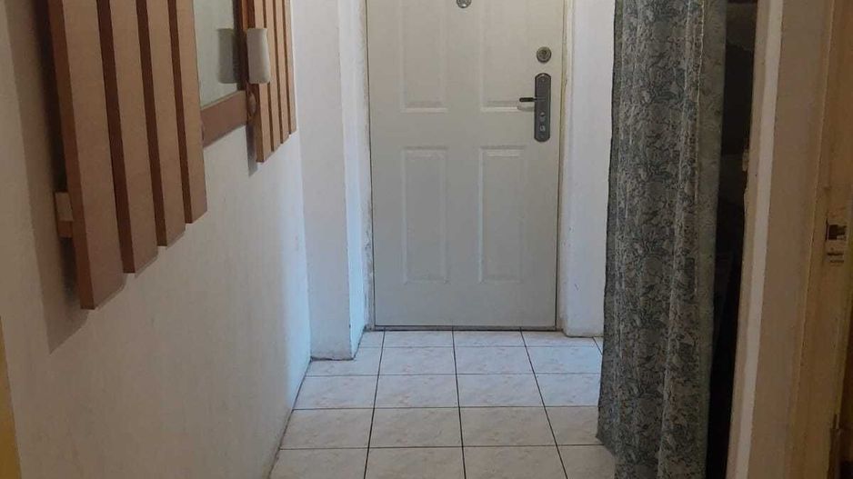 Apartament 2 camere Craiovita Noua Etaj 1 - Poză 1