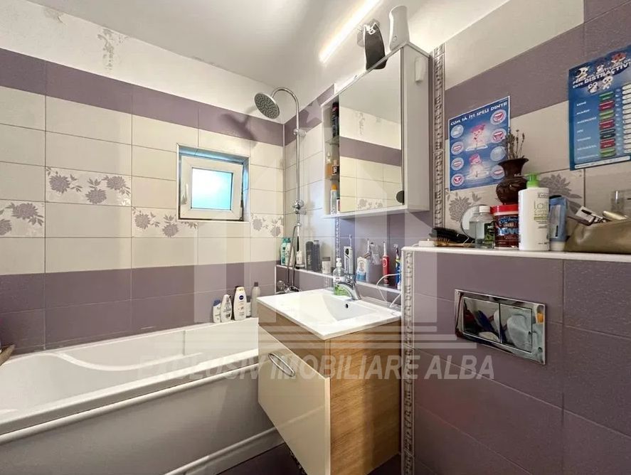Apartament cu 3 camere decomandate, Cetate - Poză 7