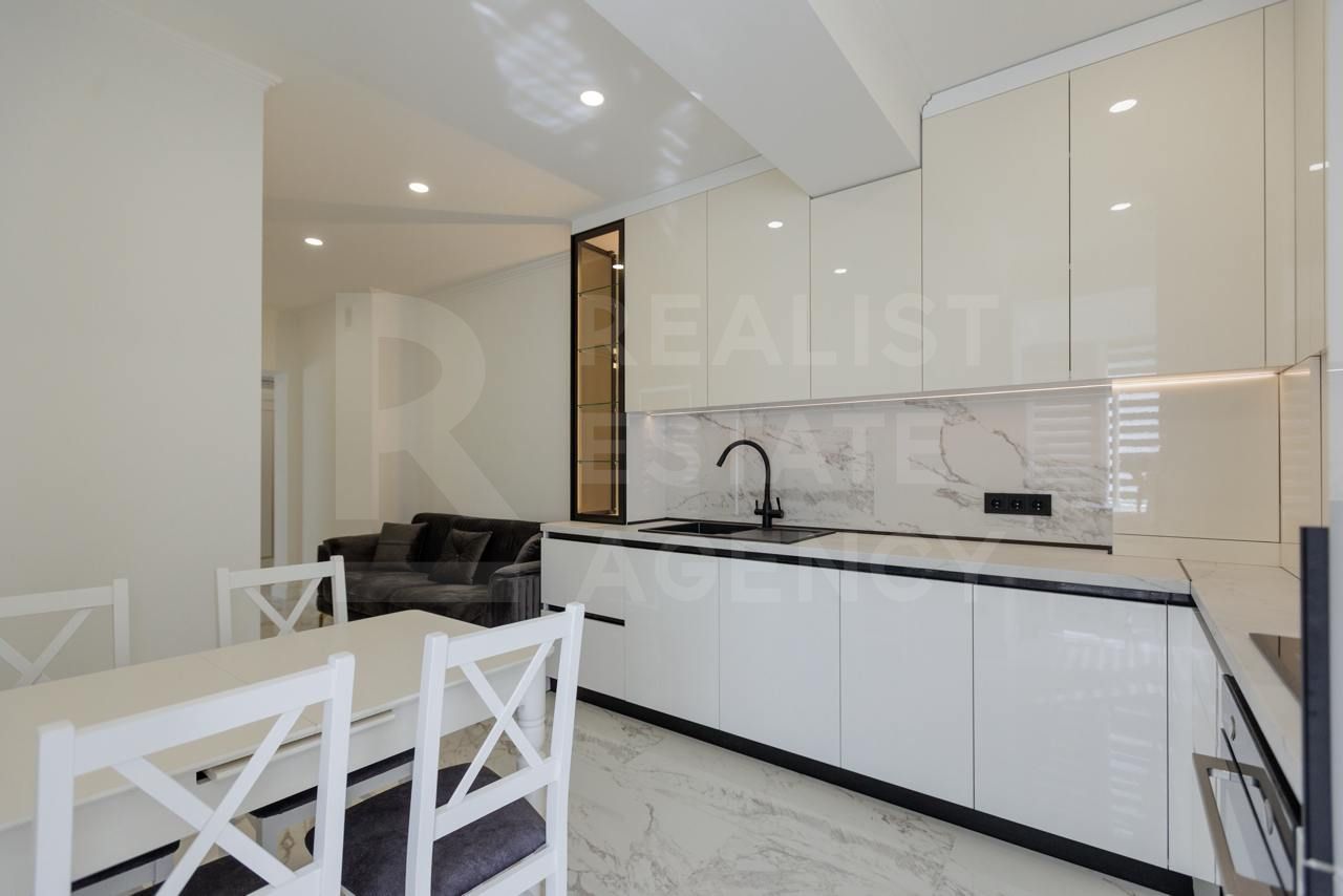 Chirie, apartament, 2 dormitoare, str. Calea Ieșilor, Sculeni - Poză 1