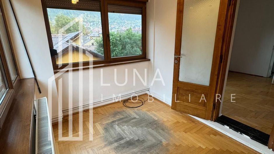 De inchiriat vila cu priveliste spectaculoasa - ideal spatiu comercial - Poză 37