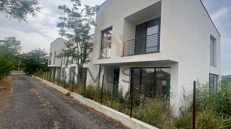 Triplex nou, 113 mp utili + curte, Apahida – disponibil si la pachet! - Poză 1