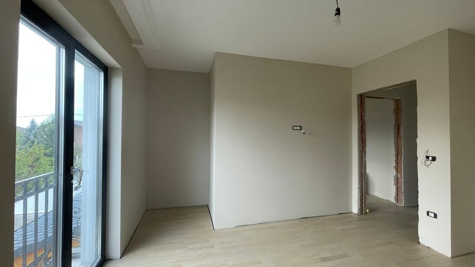 Duplex-4 dormitoare- despartit prin garaj -SUPER POZITIE - Poză 5