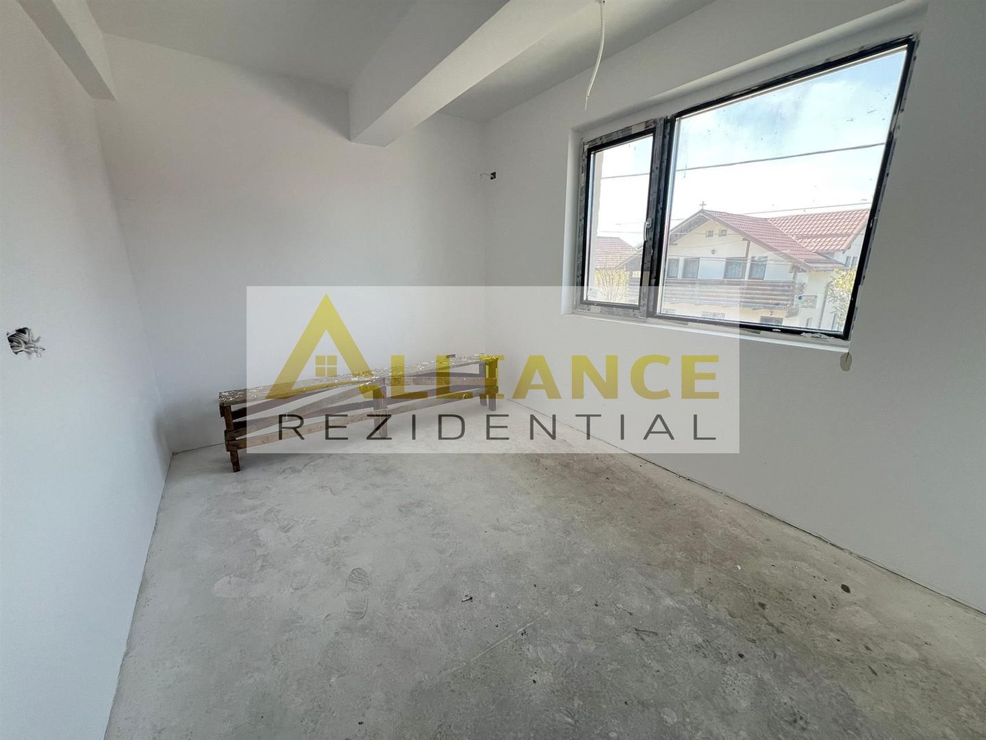 Vila Individuala - 5 camere-3 bai-Strada Miorita-500 M  de STV - Poză 18