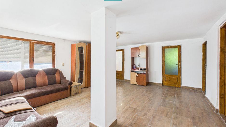 Casă 3 camere, Bujac - Poză 1