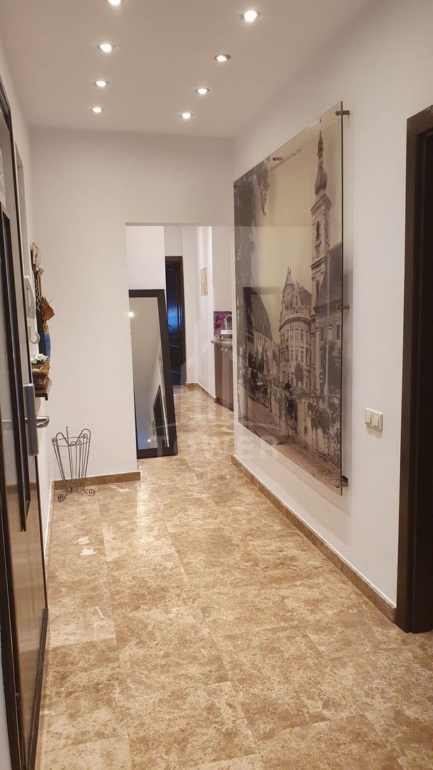 Apartament de vanzare în centrul istoric al orașului . - Poză 16