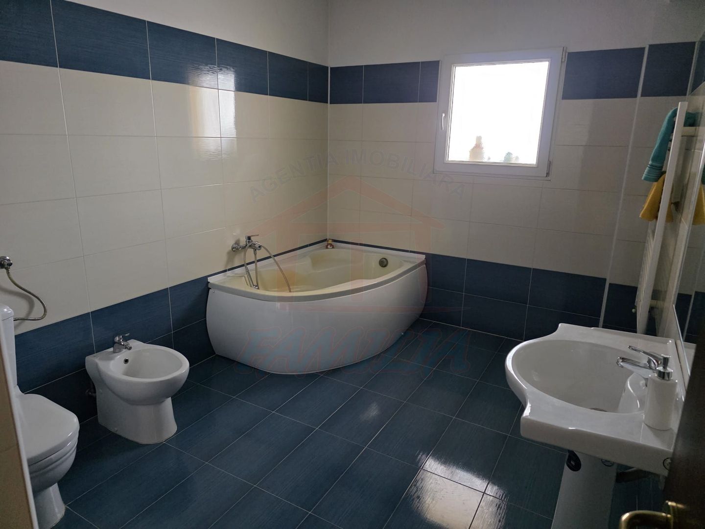 Vanzare apartament cu 3 camere, zona(General), sup. 98 mp, pret 125000 - Poză 6